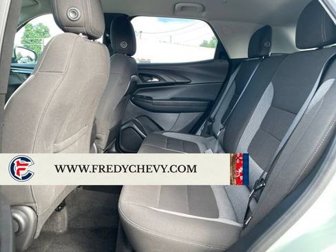 Used 2025 Chevrolet TrailBlazer LT AWD/4WD image 19