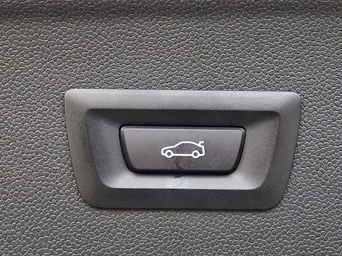 Used 2025 BMW iX xDrive50 w/ Premium Package image 29