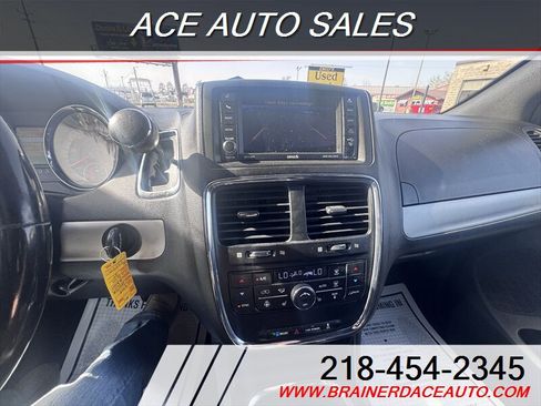 Used 2018 Dodge Grand Caravan GT FWD image 16