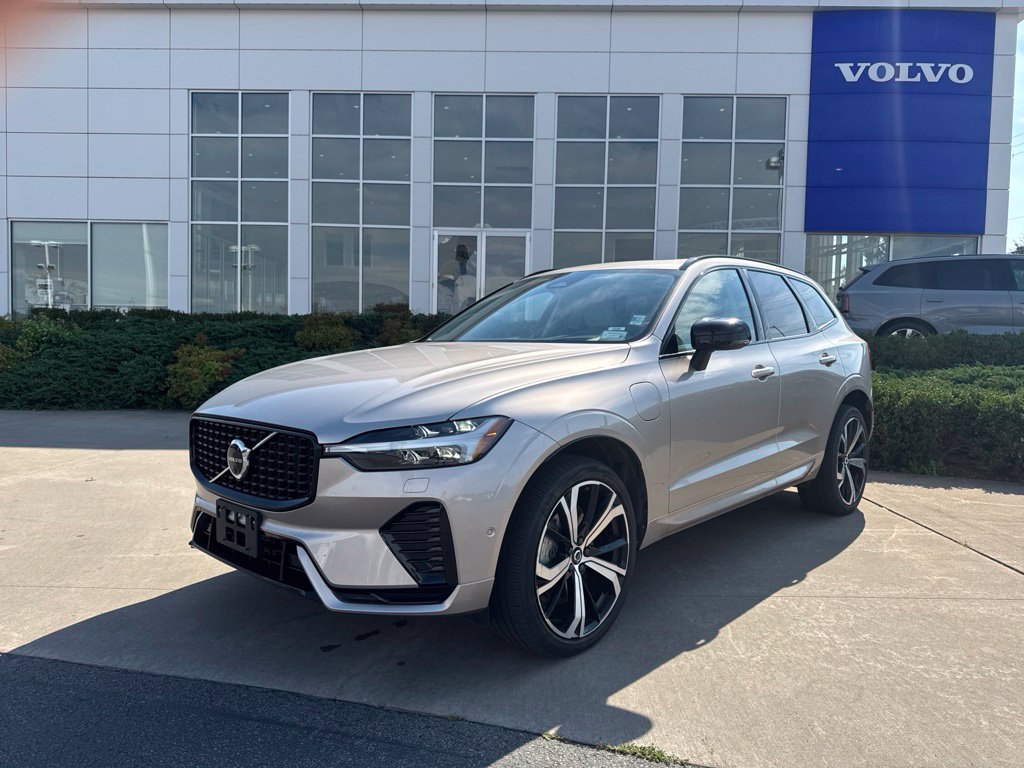 Used 2025 Volvo XC60 T8 Ultra w/ Protection Package Premier AWD/4WD image 25