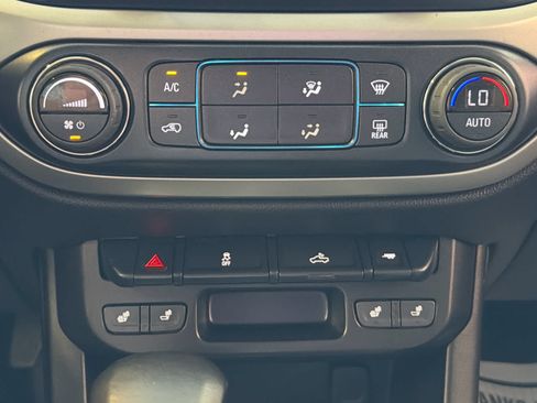 Used 2022 Chevrolet Colorado LT w/ Luxury Package AWD/4WD image 37