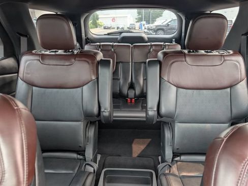 Used 2020 Ford Explorer Platinum w/ Premium Technology Package AWD/4WD image 16
