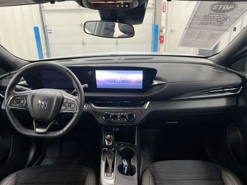 Used 2025 Buick Envista Preferred w/ Convenience I Package FWD image 10