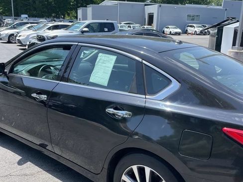 Used 2016 Nissan Altima 2.5 SL w/ 2.5 Technology w/LED Package FWD image 6