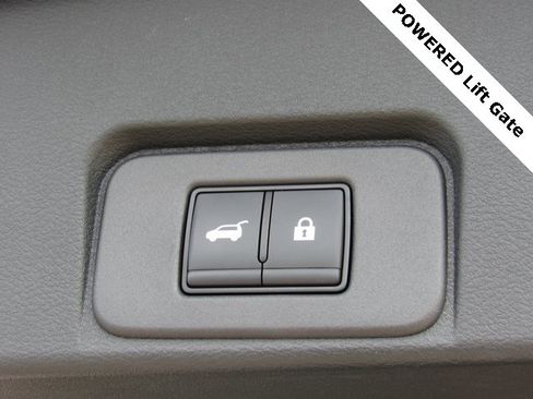 Certified 2025 Nissan Rogue SL w/ SL Premium Package image 6