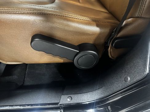 Used 2018 Jeep Wrangler Unlimited Sahara w/ Dual Top Group image 17