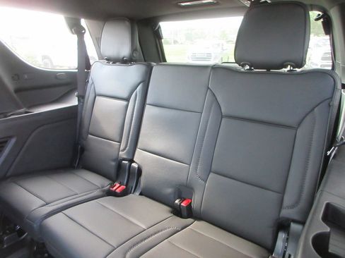 New 2026 GMC Yukon Denali w/ Sun & Power Step Package AWD/4WD image 13