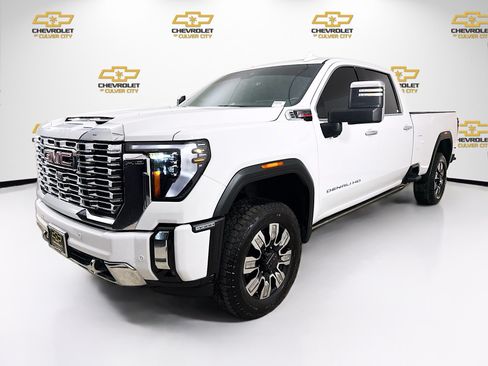 Used 2024 GMC Sierra 3500 Denali w/ Denali Reserve Package AWD/4WD image 3
