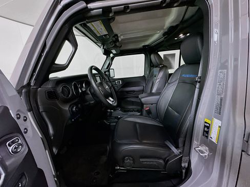 Used 2023 Jeep Wrangler Unlimited Rubicon 4xe w/ Cold Weather Group AWD/4WD image 13