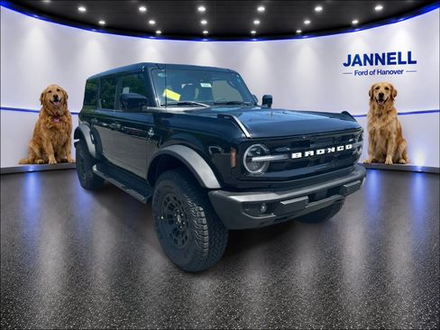 New 2026 Ford Bronco Outer Banks w/ Sasquatch Package AWD/4WD image 3