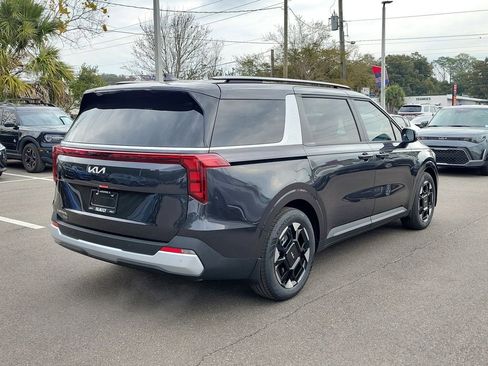 New 2026 Kia Carnival EX image 6