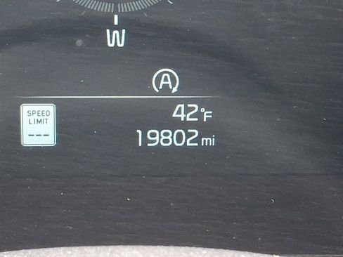 Used 2025 Kia Sportage EX image 21