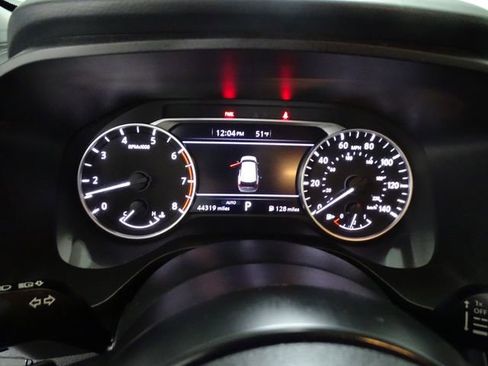 Used 2024 Nissan Rogue SV AWD/4WD image 16