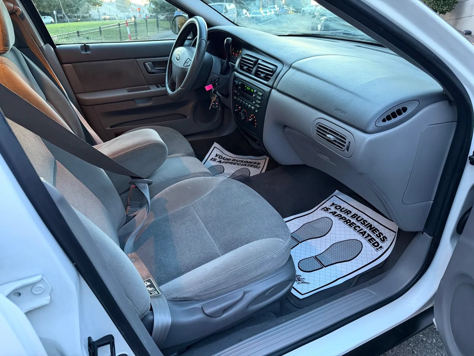 Used 2001 Ford Taurus SES FWD image 21