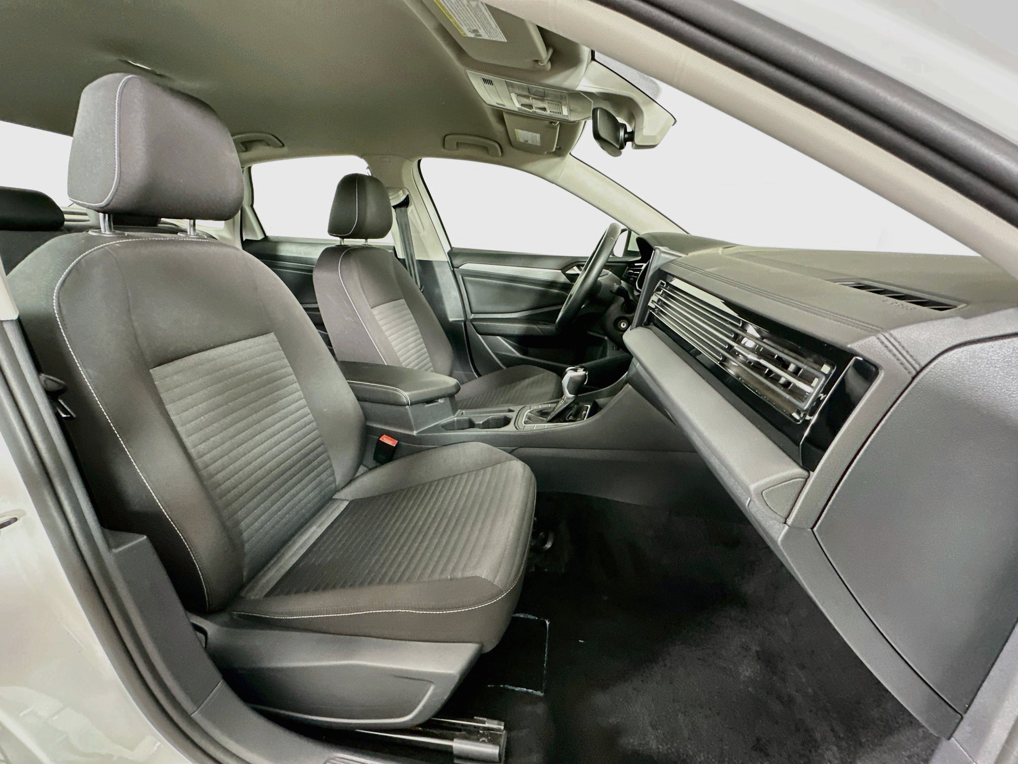 Used 2025 Volkswagen Jetta S FWD image 29