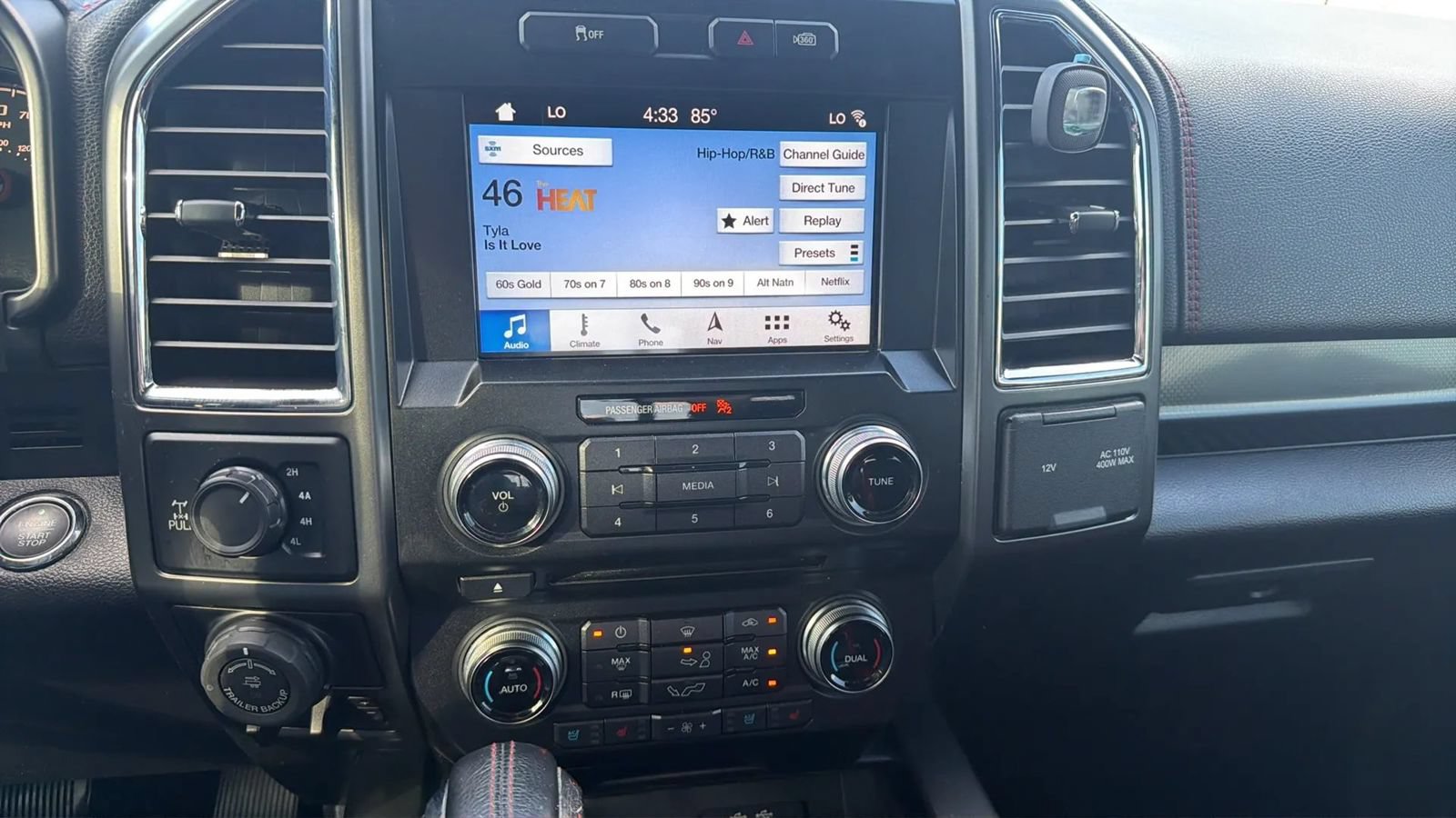 Used 2016 Ford F150 Lariat w/ Equipment Group 502A Luxury AWD/4WD image 16