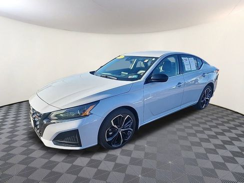 Used 2024 Nissan Altima 2.5 SR image 1