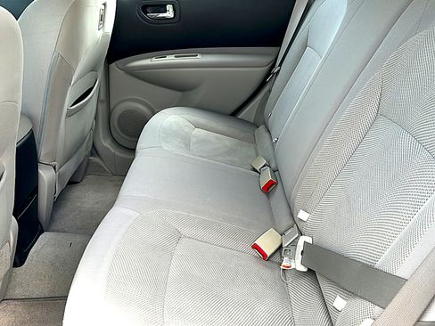 Used 2013 Nissan Rogue S FWD image 18