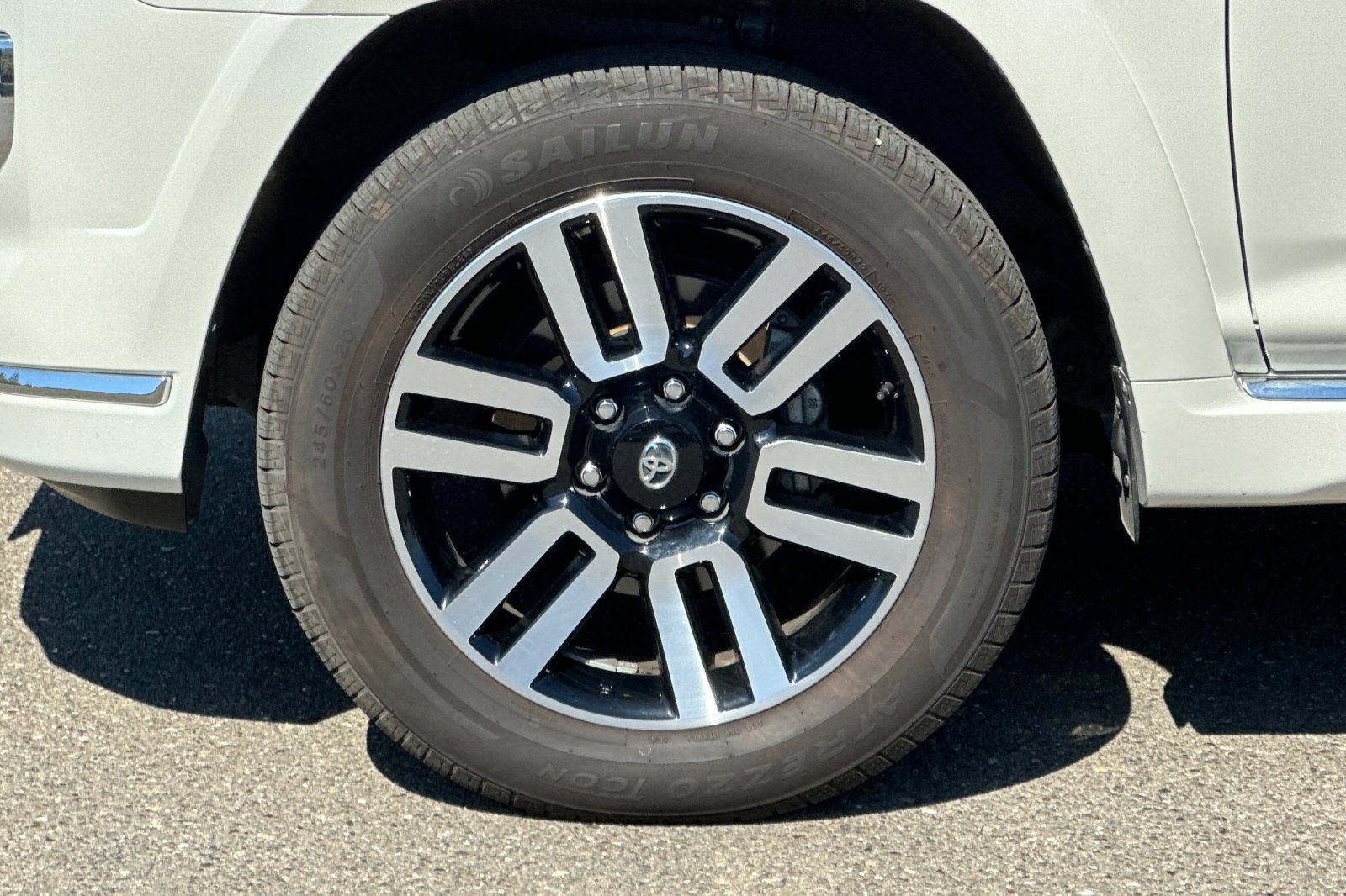 Used 2023 Toyota 4Runner Limited AWD/4WD image 27