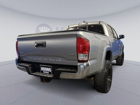 Used 2016 Toyota Tacoma SR5 w/ SR5 Appearance Package (SN) AWD/4WD image 7