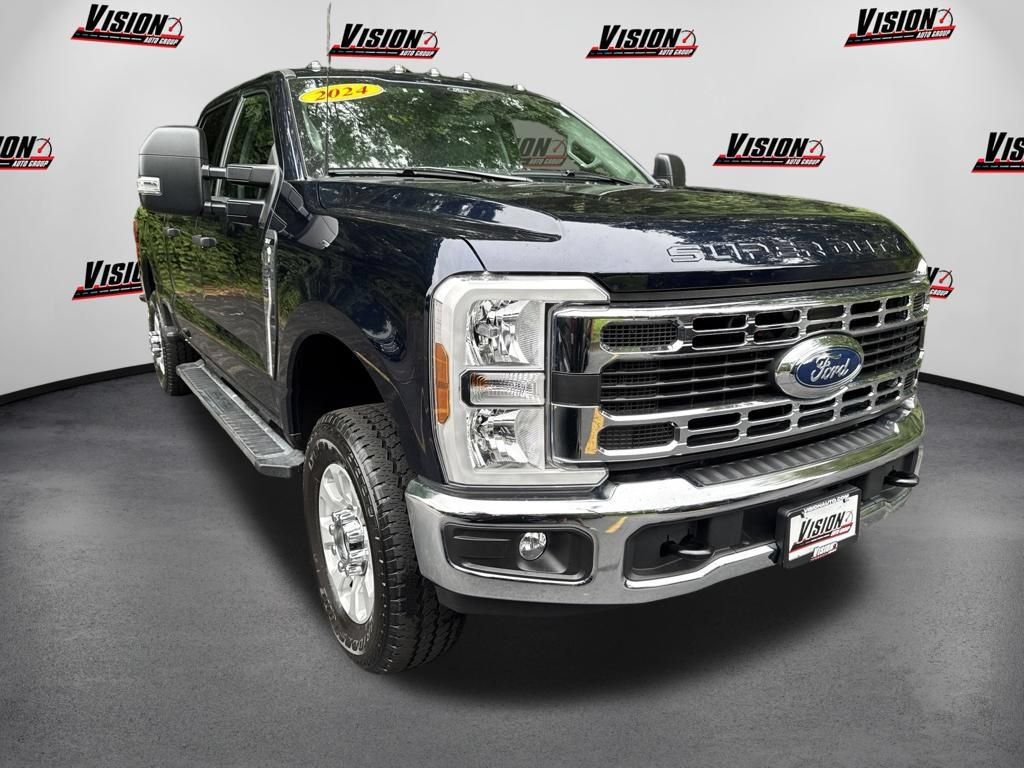 Used 2024 Ford F250 XLT w/ Snow Plow/Camper Package AWD/4WD image 3