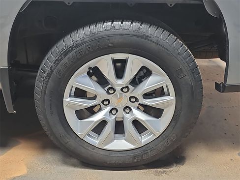 Used 2025 Chevrolet Silverado 1500 Custom image 33