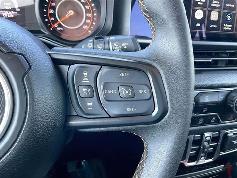 Used 2024 Jeep Wrangler Unlimited Sport AWD/4WD image 22