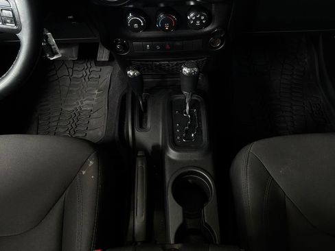 Used 2017 Jeep Wrangler Unlimited Sport w/ Quick Order Package 24S AWD/4WD image 14