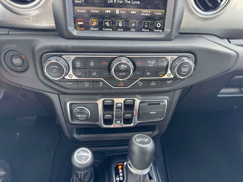 Used 2021 Jeep Wrangler Unlimited Sahara AWD/4WD image 27