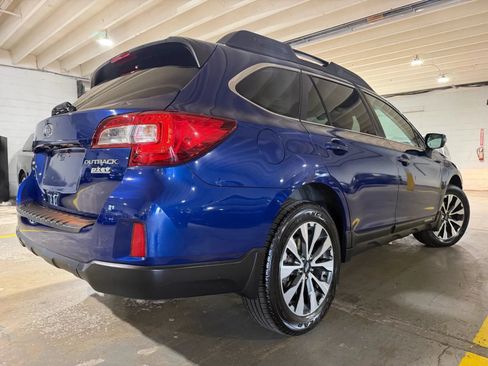 Used 2016 Subaru Outback 2.5i Limited AWD/4WD image 4
