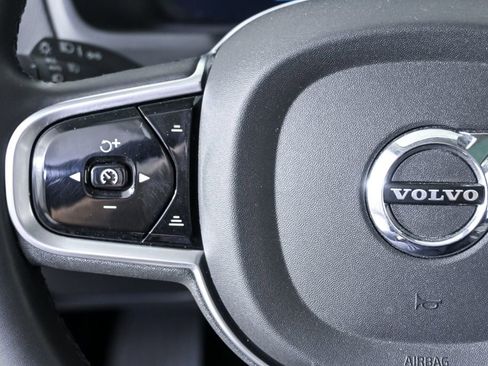 Used 2023 Volvo XC90 B5 Core AWD/4WD image 11
