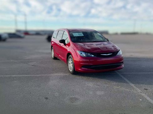 New 2026 Chrysler Voyager LX image 17