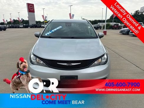 Used 2023 Chrysler Voyager LX FWD image 8