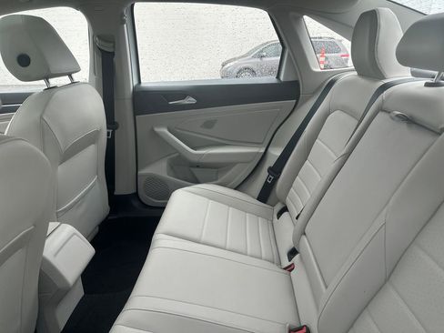 Used 2023 Volkswagen Jetta SE FWD image 8