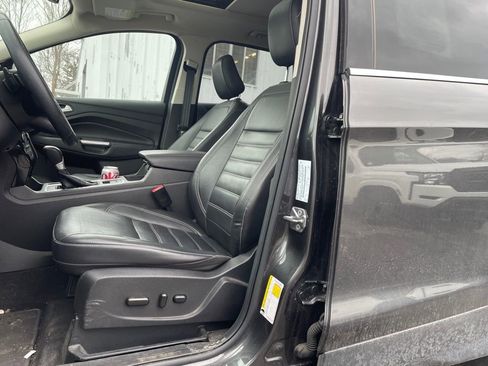 Used 2018 Ford Escape Titanium w/ Ford Safe & Smart Package image 12