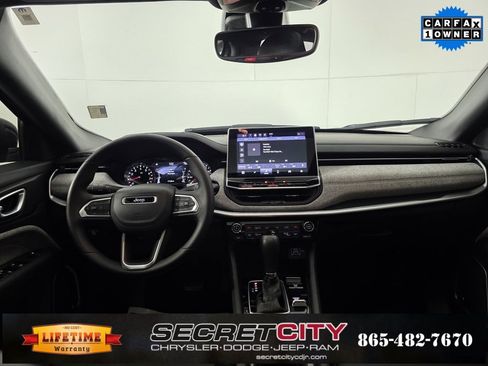 Used 2024 Jeep Compass Latitude w/ Sun and Sound Group image 28