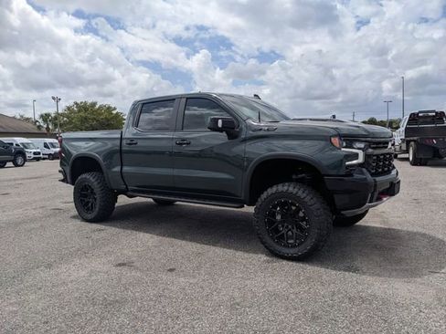 Used 2025 Chevrolet Silverado 1500 ZR2 w/ Technology Package AWD/4WD image 2