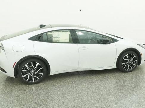 New 2026 Toyota Prius Plug-In Hybrid image 10