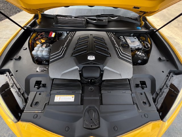 Used 2020 Lamborghini Urus AWD/4WD image 40