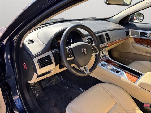 Used 2015 Jaguar XF Premium image 6