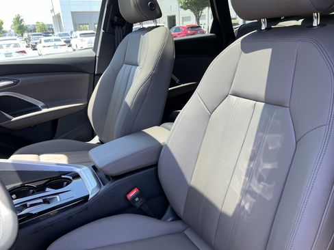 Certified 2025 Audi Q5 Premium w/ Convenience Package AWD/4WD image 16