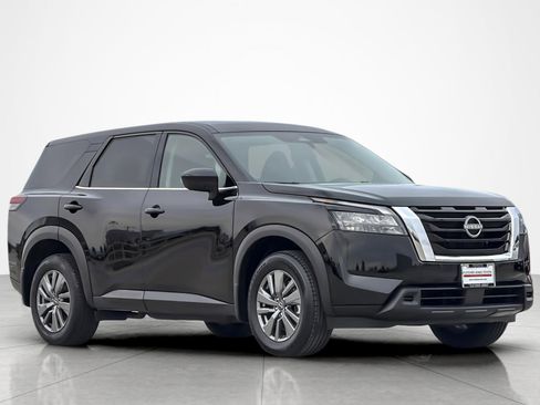 Used 2025 Nissan Pathfinder S image 7