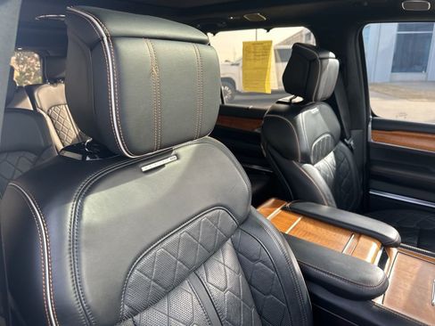 Used 2022 Jeep Grand Wagoneer Series III image 40