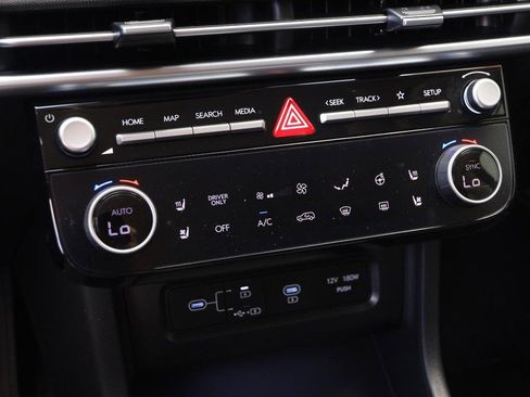 Used 2025 Hyundai Tucson Limited AWD/4WD image 19