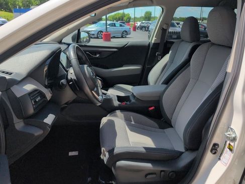 Used 2023 Subaru Outback Premium AWD/4WD image 3