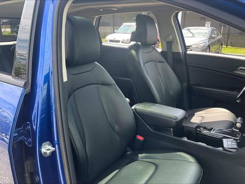 Used 2023 Kia Sportage SX FWD image 9