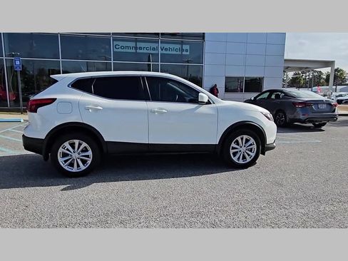 Used 2018 Nissan Rogue Sport S w/ S Appearance Package image 35
