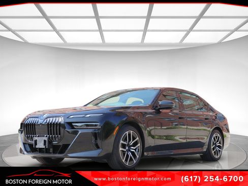 Used 2023 BMW i7 xDrive60 AWD/4WD image 1