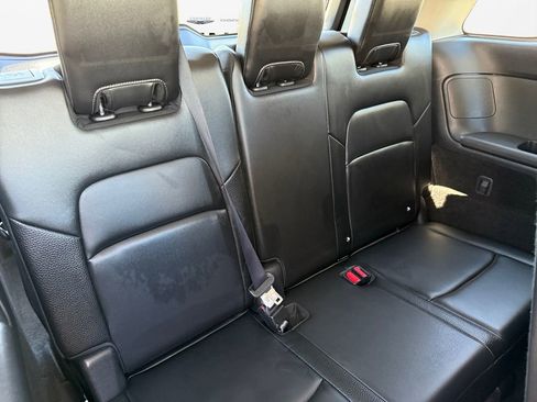 Certified 2025 Nissan Pathfinder SL image 16