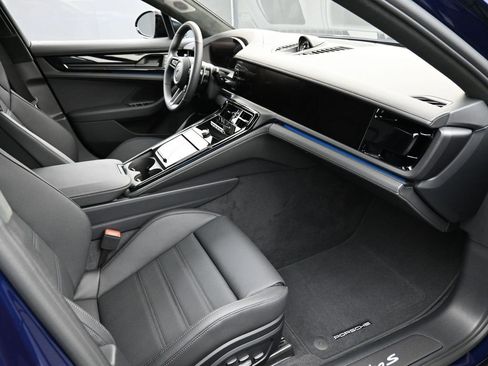 New 2026 Porsche Panamera Turbo S image 33